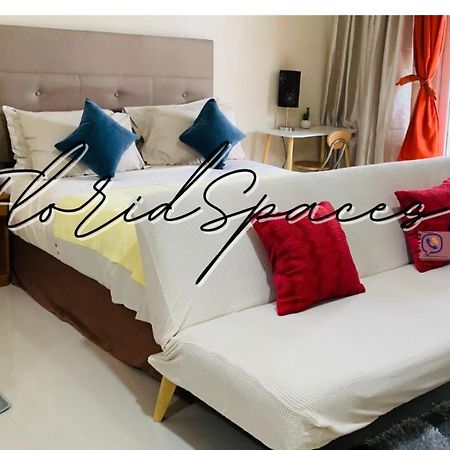One Palm Tree Villas Condominium - Studio 2Nd Fl With Balcony - Across Terminal 3 Airport ปาไซ ภายนอก รูปภาพ