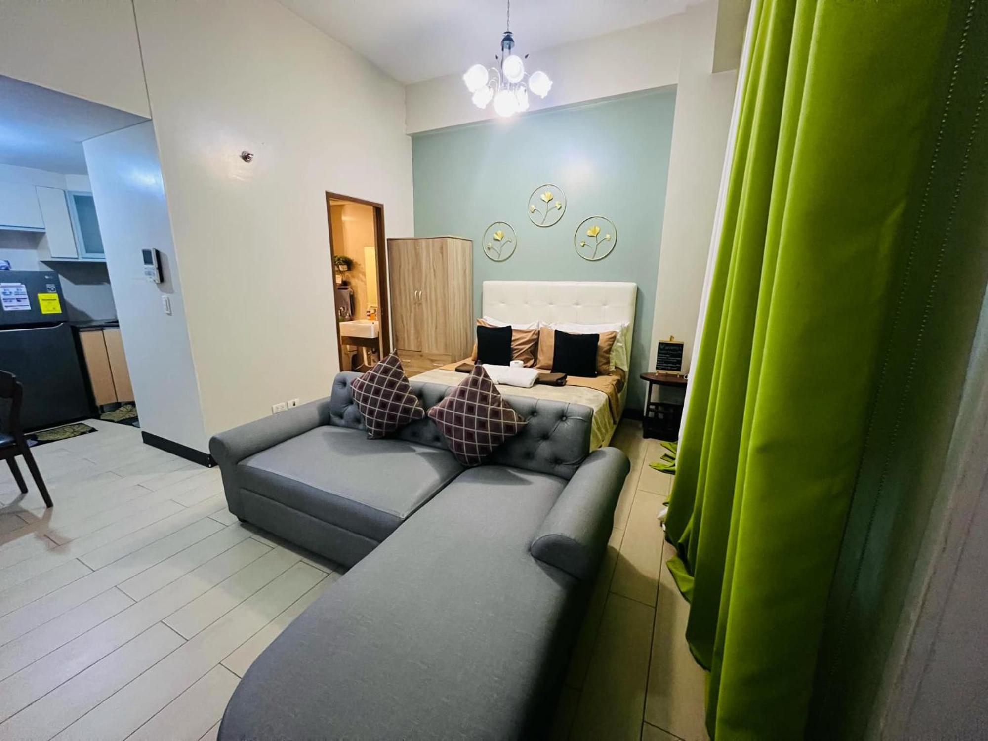 One Palm Tree Villas Condominium - Studio 2Nd Fl With Balcony - Across Terminal 3 Airport ปาไซ ภายนอก รูปภาพ