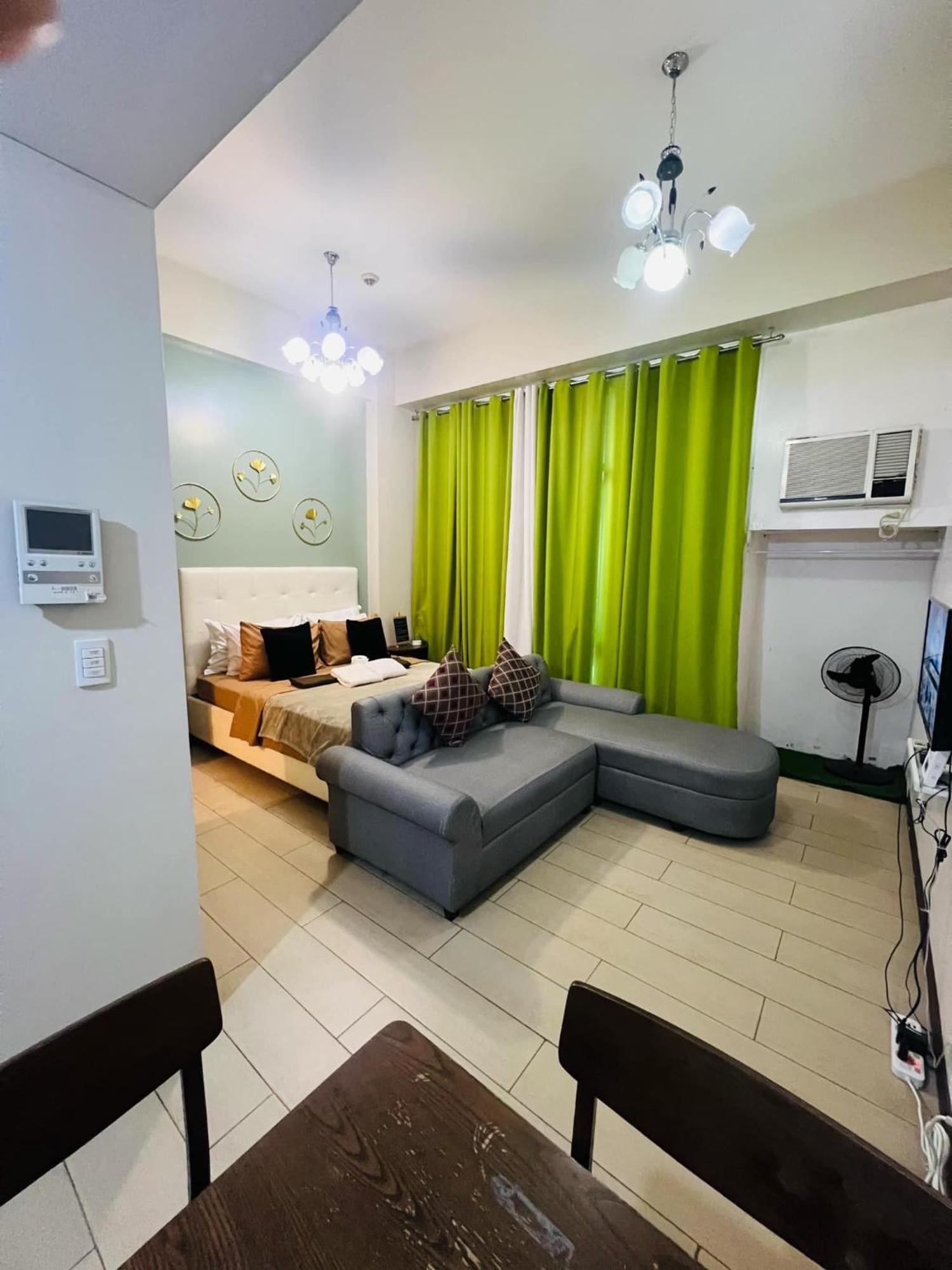 One Palm Tree Villas Condominium - Studio 2Nd Fl With Balcony - Across Terminal 3 Airport ปาไซ ภายนอก รูปภาพ